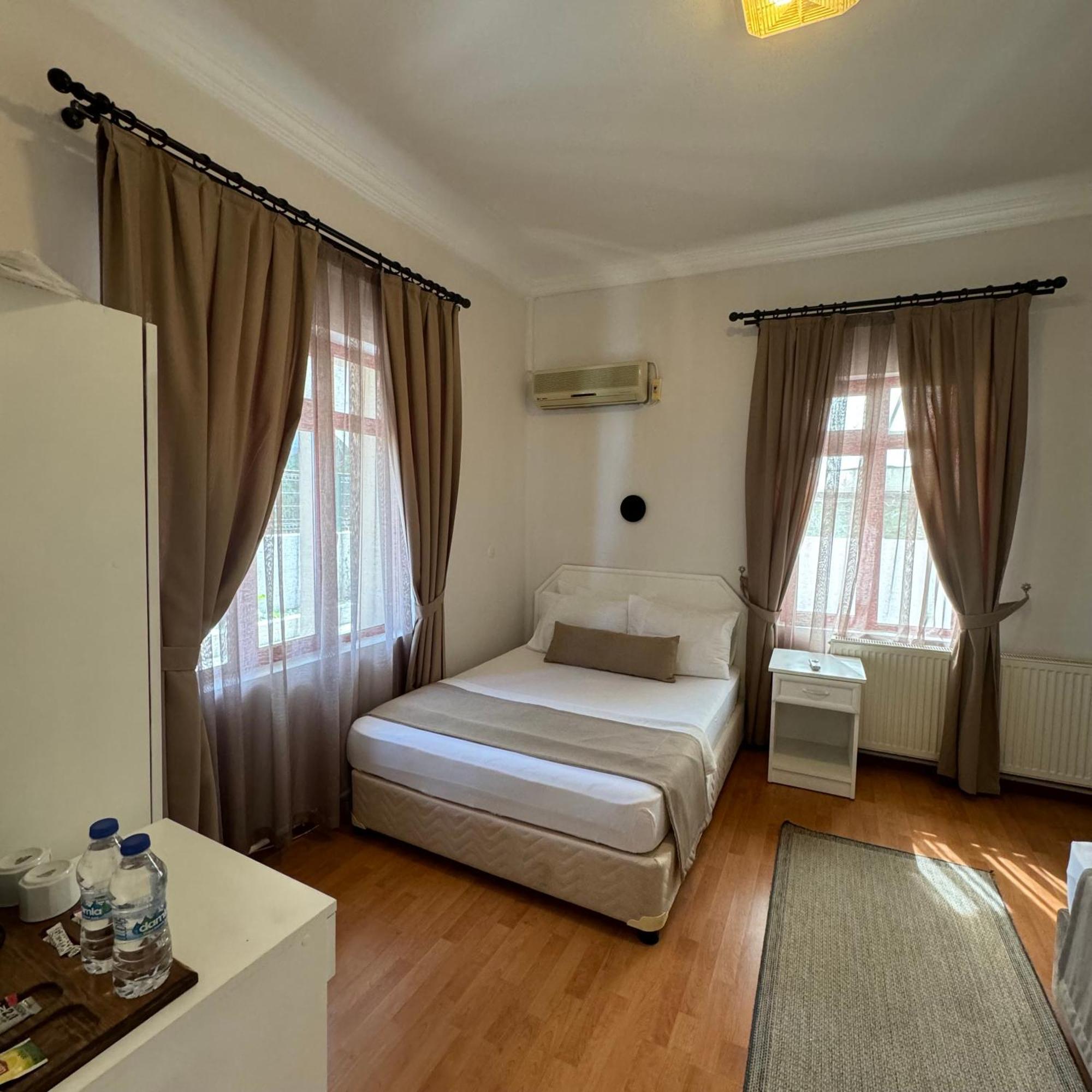 Soezer Otel Ayvalik Exterior photo