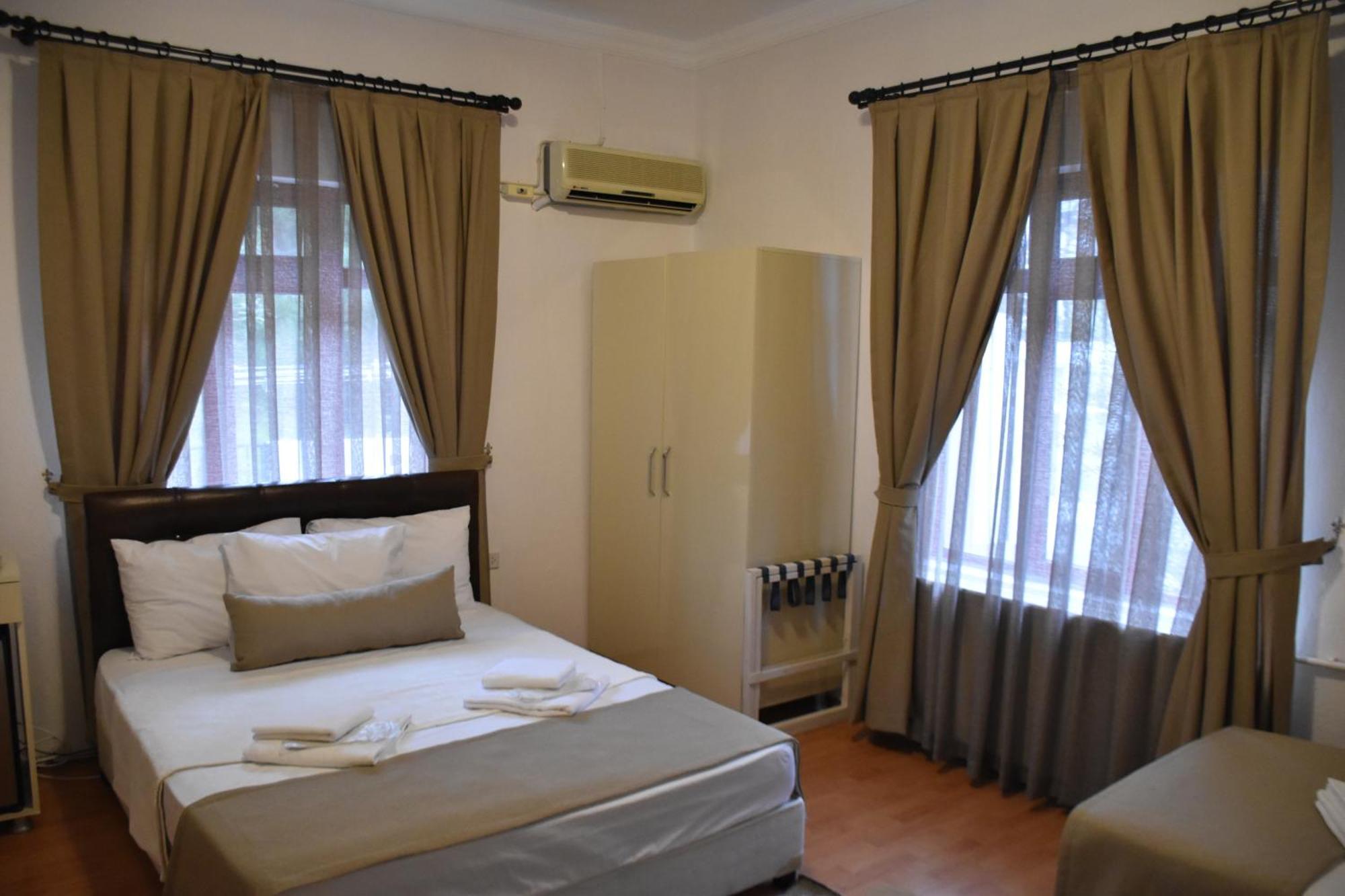Soezer Otel Ayvalik Exterior photo